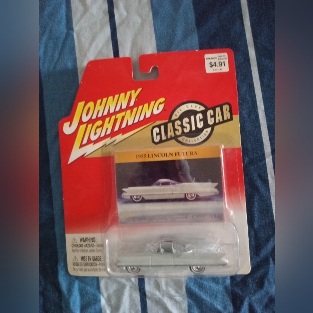 Johnny Lightning 1955 Lincoln Futura Die-Cast Car